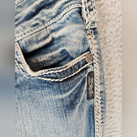 Silver Jeans Womens Sz 28x31 Suki Flap Pocket Stitching Silver Button Med Wash - Picture 8 of 14